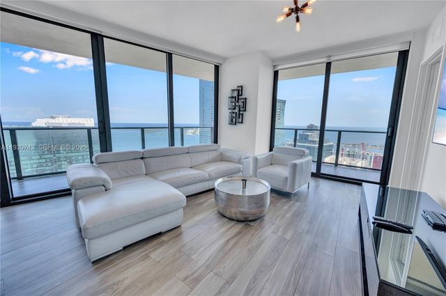 1300 S Miami Ave 4805, Miami, FL 33130