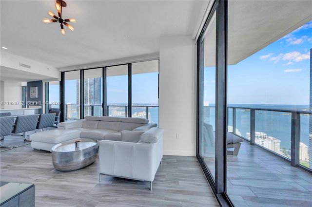 1300 S Miami Ave 4805, Miami, FL 33130