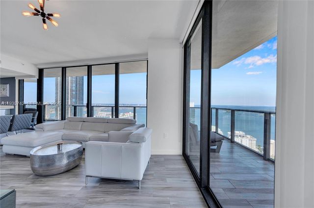 1300 S Miami Ave 4805, Miami, FL 33130