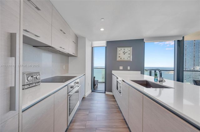 1300 S Miami Ave 4805, Miami, FL 33130