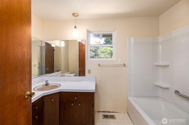 21316 Rolling Ridge Dr., Sedro Woolley, WA 98284