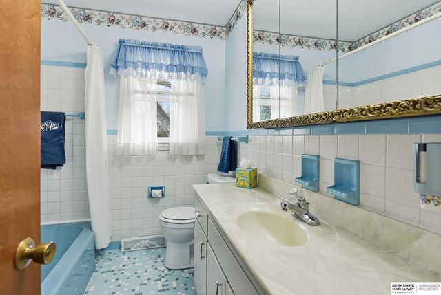 5024 Magnolia Street, Omaha, NE 68137