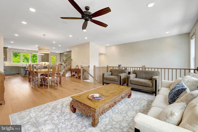 1622 FELLOWSHIP SQ, Reston, VA 20190