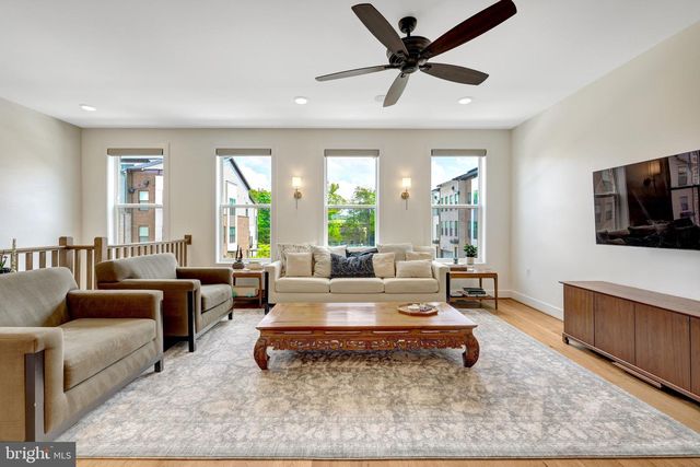 1622 FELLOWSHIP SQ, Reston, VA 20190