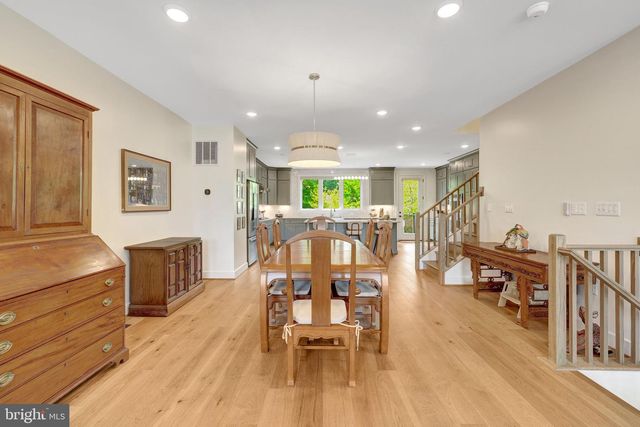1622 FELLOWSHIP SQ, Reston, VA 20190