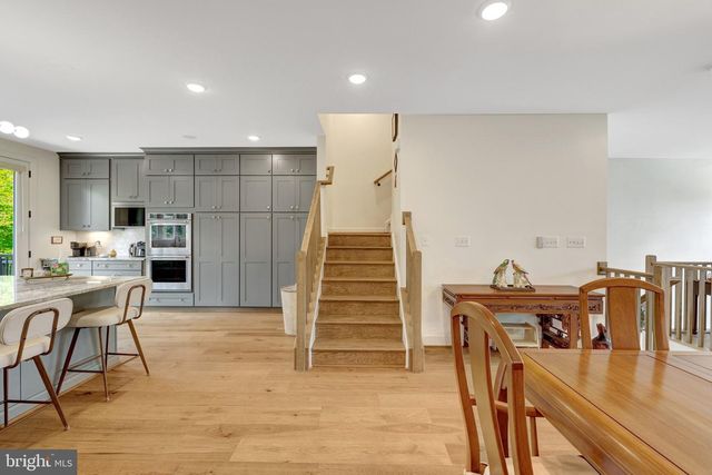 1622 FELLOWSHIP SQ, Reston, VA 20190