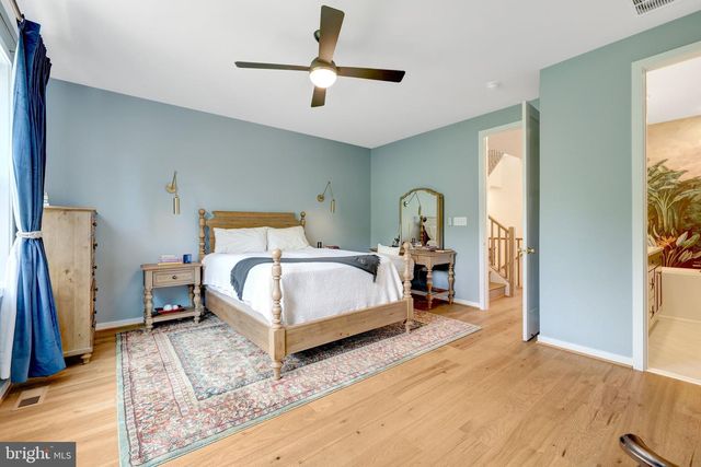 1622 FELLOWSHIP SQ, Reston, VA 20190
