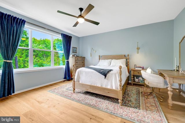 1622 FELLOWSHIP SQ, Reston, VA 20190