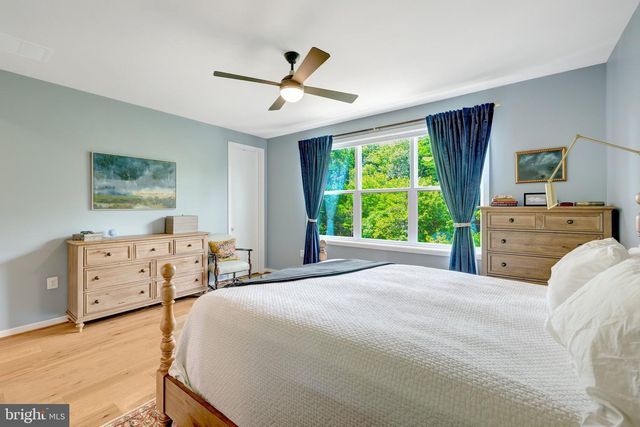 1622 FELLOWSHIP SQ, Reston, VA 20190