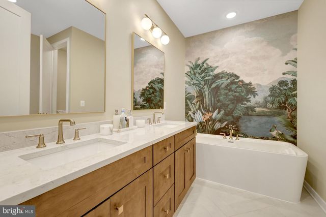 1622 FELLOWSHIP SQ, Reston, VA 20190