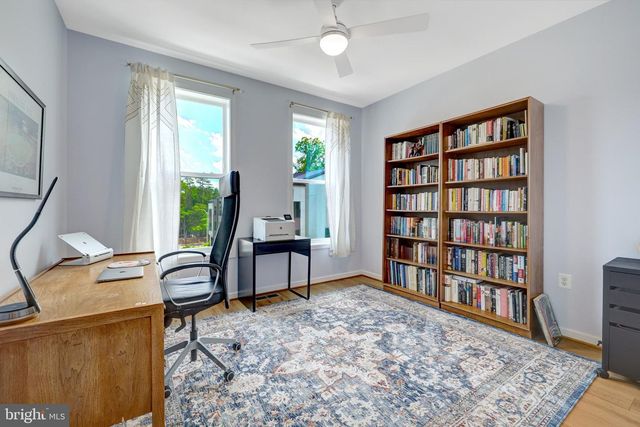 1622 FELLOWSHIP SQ, Reston, VA 20190