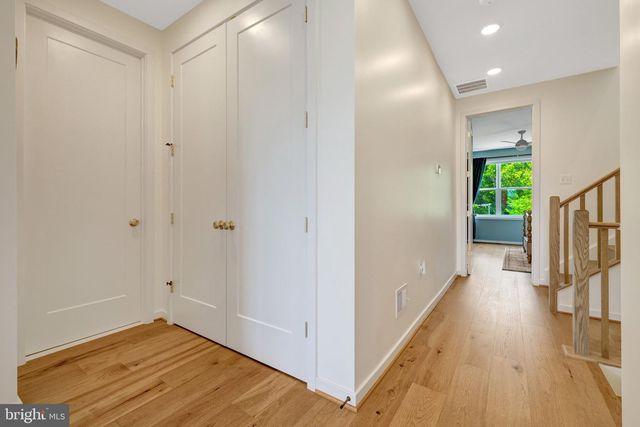 1622 FELLOWSHIP SQ, Reston, VA 20190