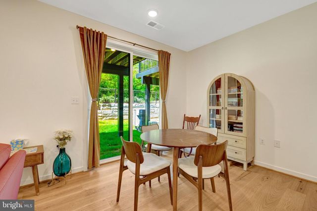 1622 FELLOWSHIP SQ, Reston, VA 20190