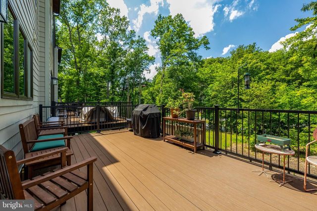 1622 FELLOWSHIP SQ, Reston, VA 20190