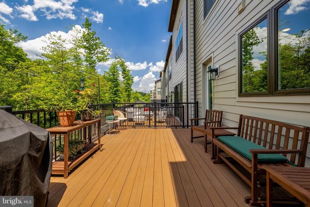 1622 FELLOWSHIP SQ, Reston, VA 20190