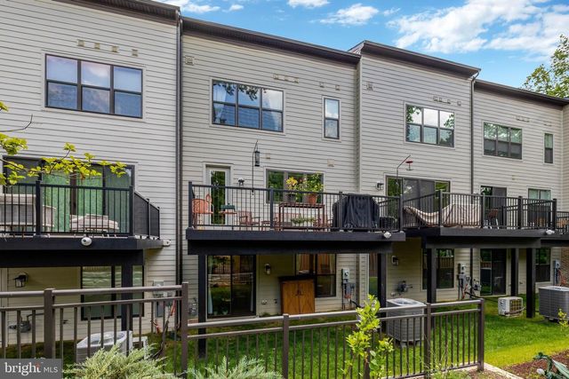 1622 FELLOWSHIP SQ, Reston, VA 20190
