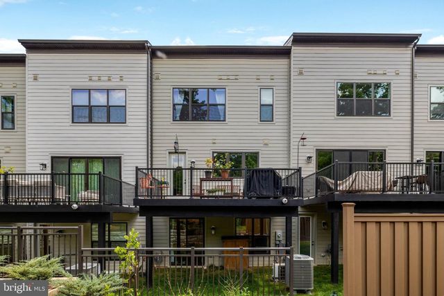 1622 FELLOWSHIP SQ, Reston, VA 20190