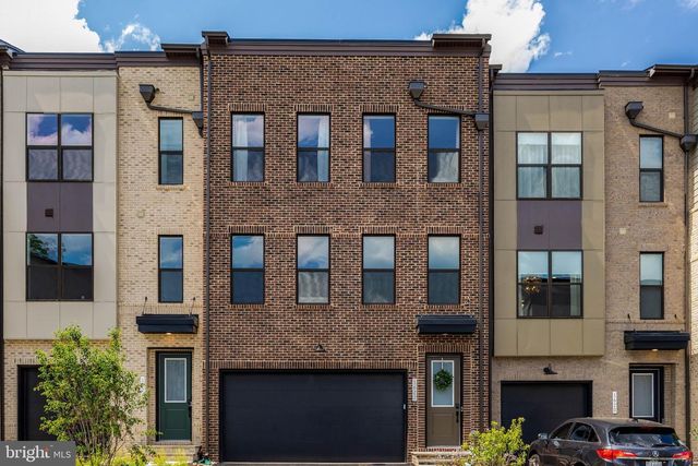 1622 FELLOWSHIP SQ, Reston, VA 20190