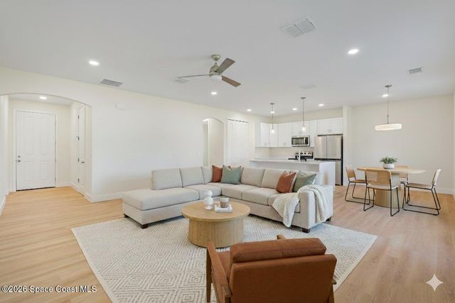 3231 Hale Avenue SE, Palm Bay, FL 32909