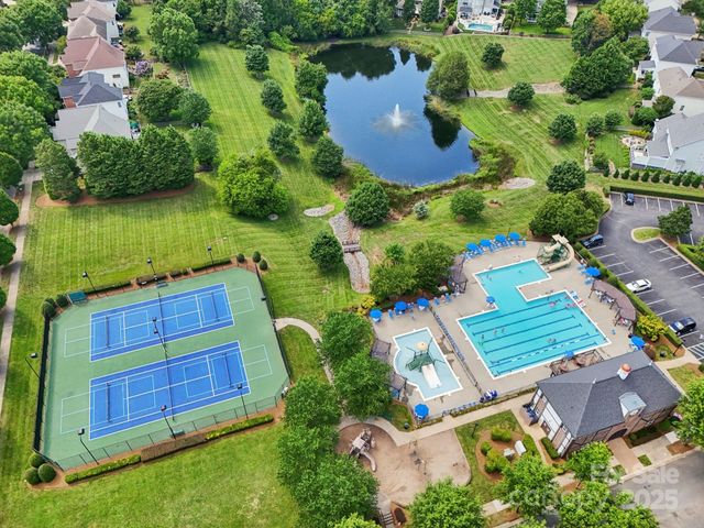 8020 Garnkirk Drive, Huntersville, NC 28078