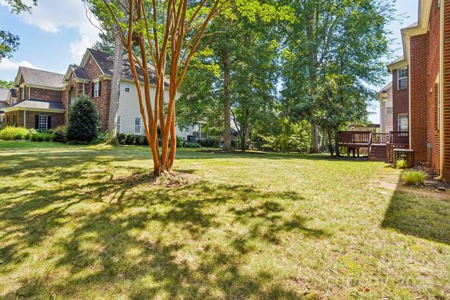 8020 Garnkirk Drive, Huntersville, NC 28078
