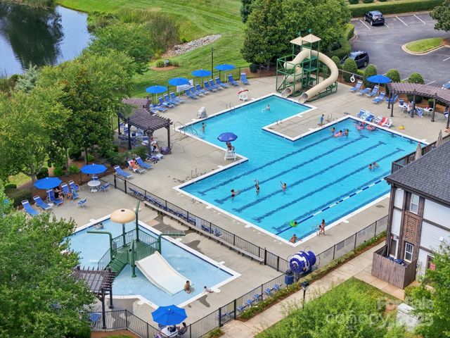 8020 Garnkirk Drive, Huntersville, NC 28078