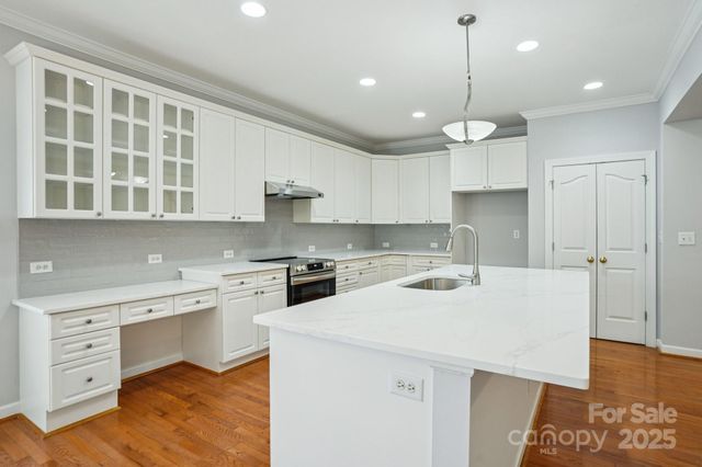 8020 Garnkirk Drive, Huntersville, NC 28078