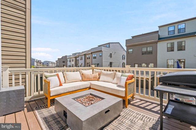 14016 AIRFOIL RD, Herndon, VA 20171
