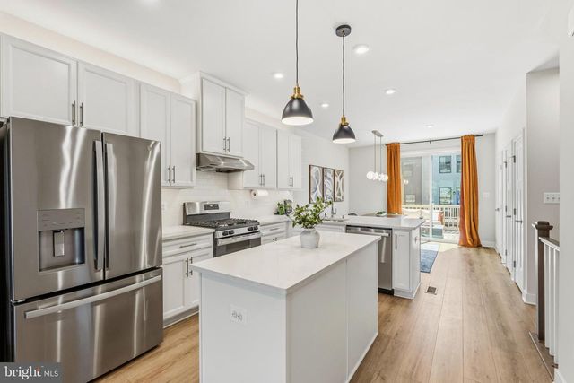 14016 AIRFOIL RD, Herndon, VA 20171
