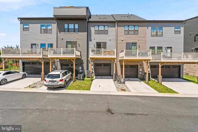 14016 AIRFOIL RD, Herndon, VA 20171