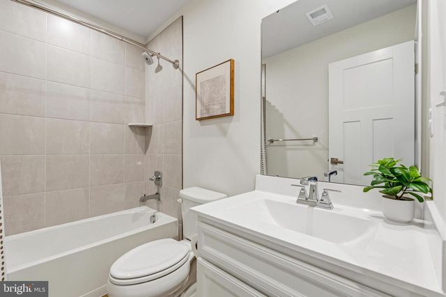 14016 AIRFOIL RD, Herndon, VA 20171
