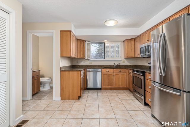 23 Wood Duck Lane 23, Simsbury, CT 06081