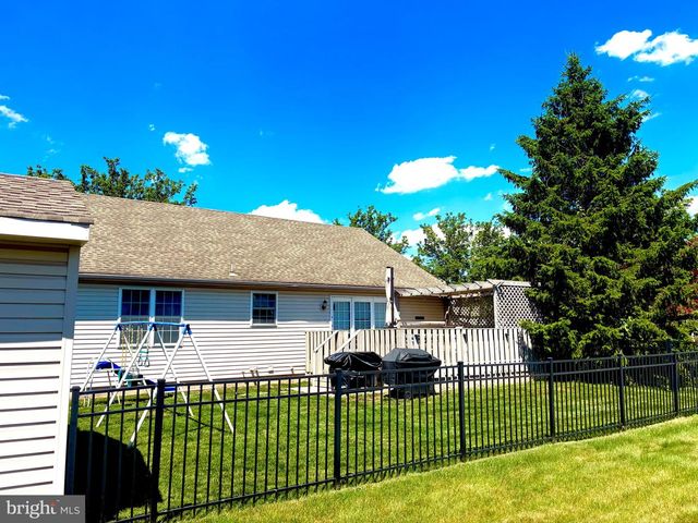 4580 GREEN TREE RD, Reading, PA 19606
