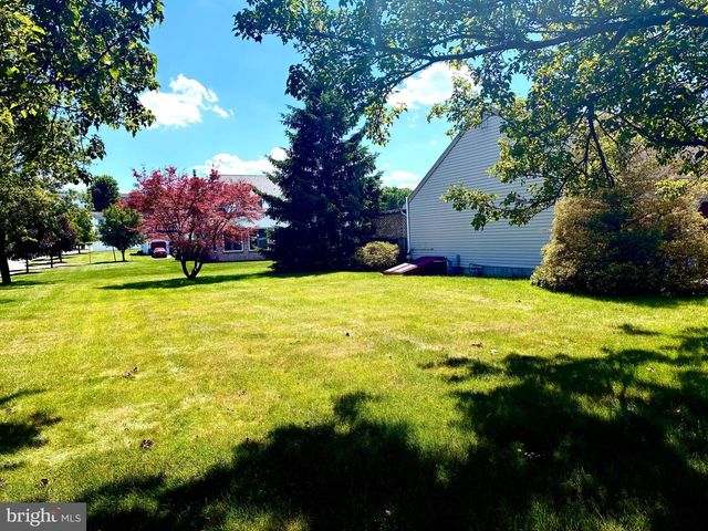 4580 GREEN TREE RD, Reading, PA 19606