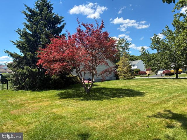 4580 GREEN TREE RD, Reading, PA 19606