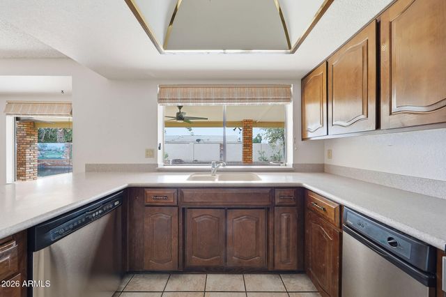 2255 E JACARANDA Street, Mesa, AZ 85213