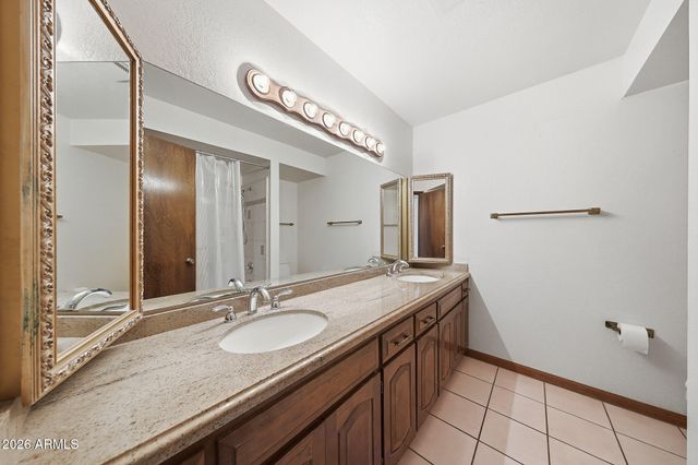 2255 E JACARANDA Street, Mesa, AZ 85213