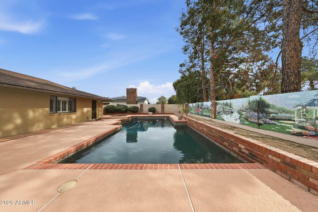 2255 E JACARANDA Street, Mesa, AZ 85213