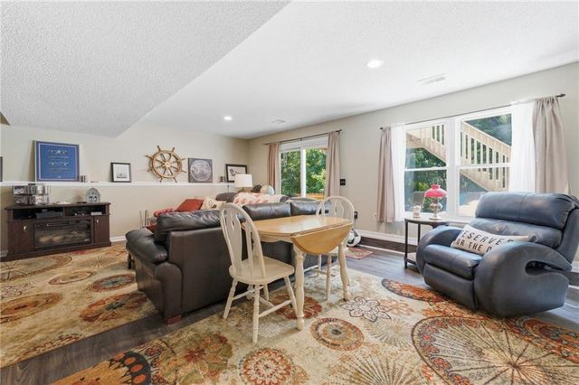 2225 Martha Lane, Greenwood, MO 64034