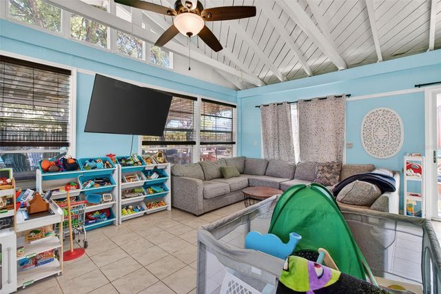 2071 59TH STREET N, Clearwater, FL 33760