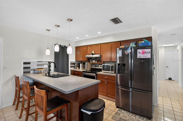 2071 59TH STREET N, Clearwater, FL 33760