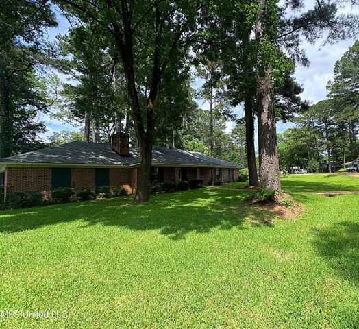 101 Dogwood Circle, Brandon, MS 39047