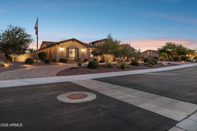 7551 W SAGUARO PARK Lane, Peoria, AZ 85383