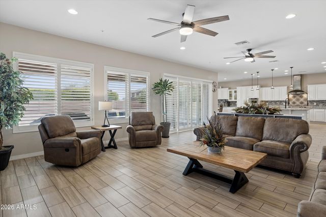 7551 W SAGUARO PARK Lane, Peoria, AZ 85383