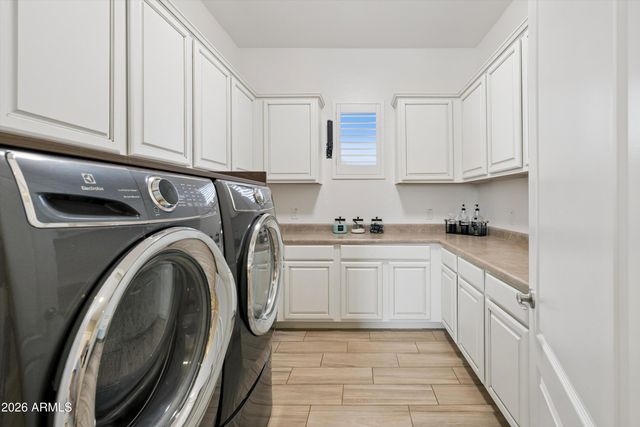 7551 W SAGUARO PARK Lane, Peoria, AZ 85383