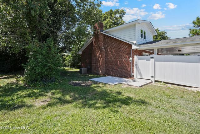 173 S Hardin Street, Southern Pines, NC 28387