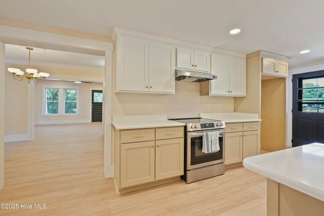 173 S Hardin Street, Southern Pines, NC 28387