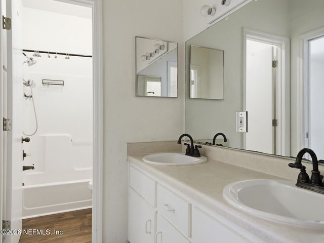 4700 SW ARCHER Road D27, Gainesville, FL 32608