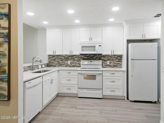 4700 SW ARCHER Road D27, Gainesville, FL 32608