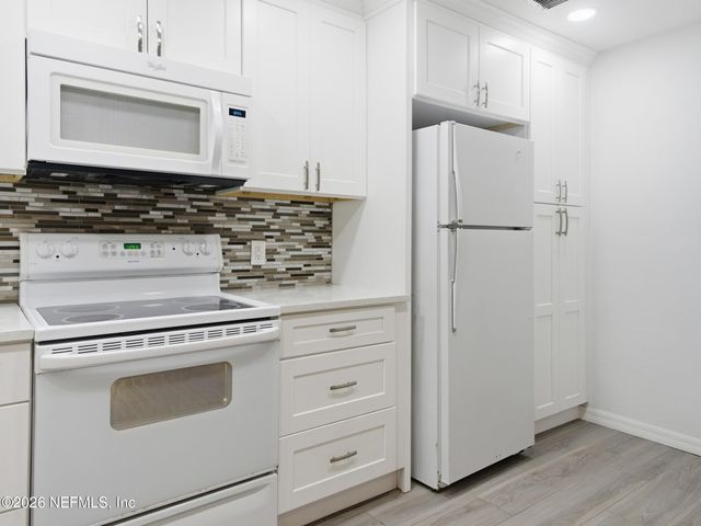 4700 SW ARCHER Road D27, Gainesville, FL 32608